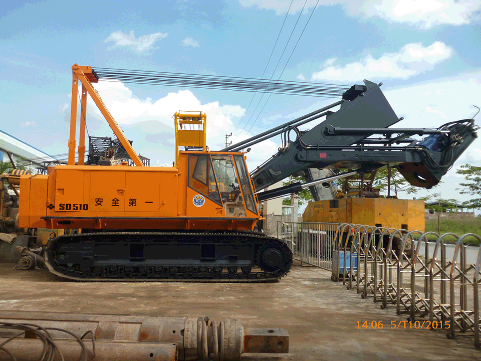 Earth drilling rig D12ED